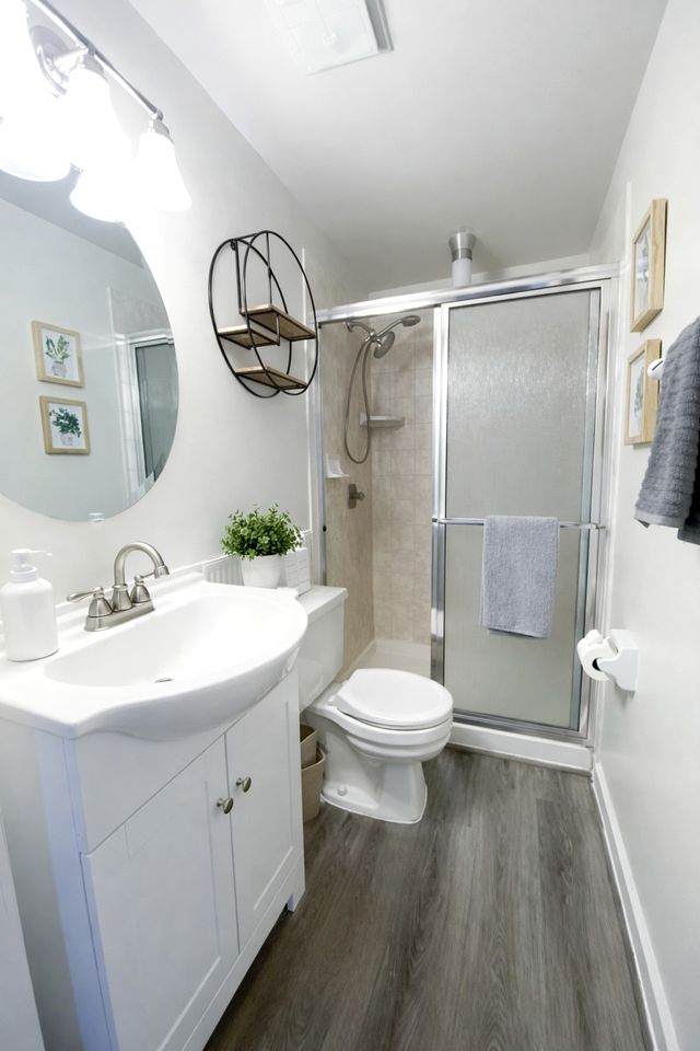 Splendid Cabin with Fire it and Backyard in NC