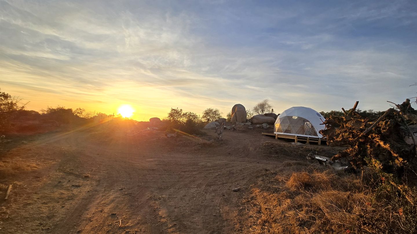 Incredible Dome for a Romantic Escape at Splitrock Valley, California