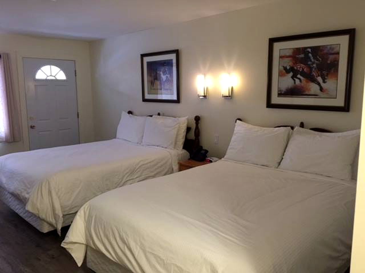 Nature Lodges (108 Mile Ranch, British Columbia, Canada)