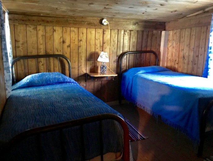Cabins (Lakeville, Maine, United States)