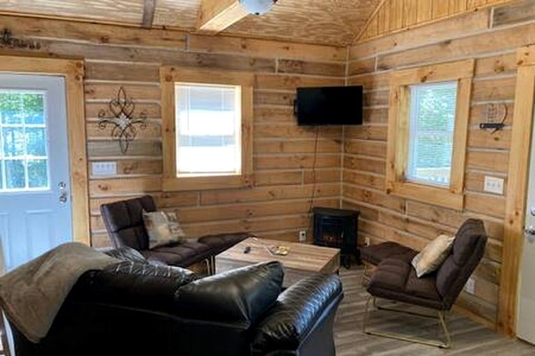 Cabins (United States of America, Birdseye, Indiana)