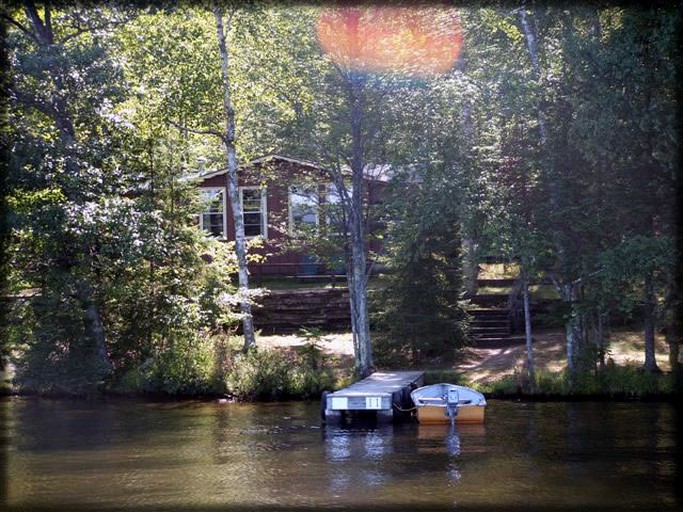 Cabins (Eagle River, Wisconsin, United States)