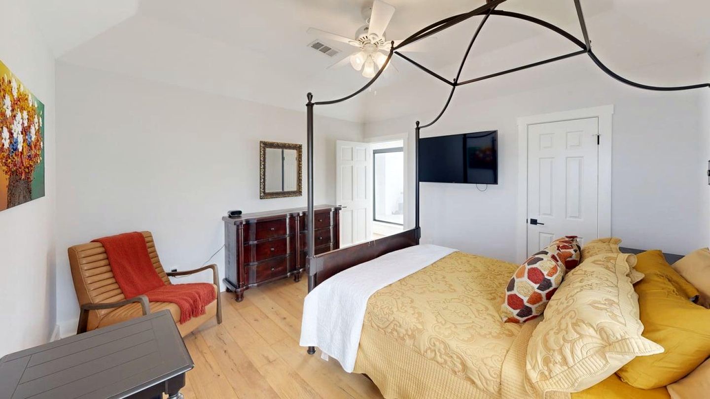 Elegant Ranch Retreat with Pool, Firepit & Theater Room in Bryan, Texas