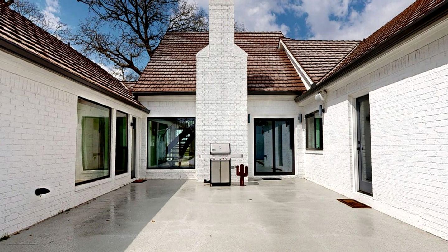 Elegant Ranch Retreat with Pool, Firepit & Theater Room in Bryan, Texas