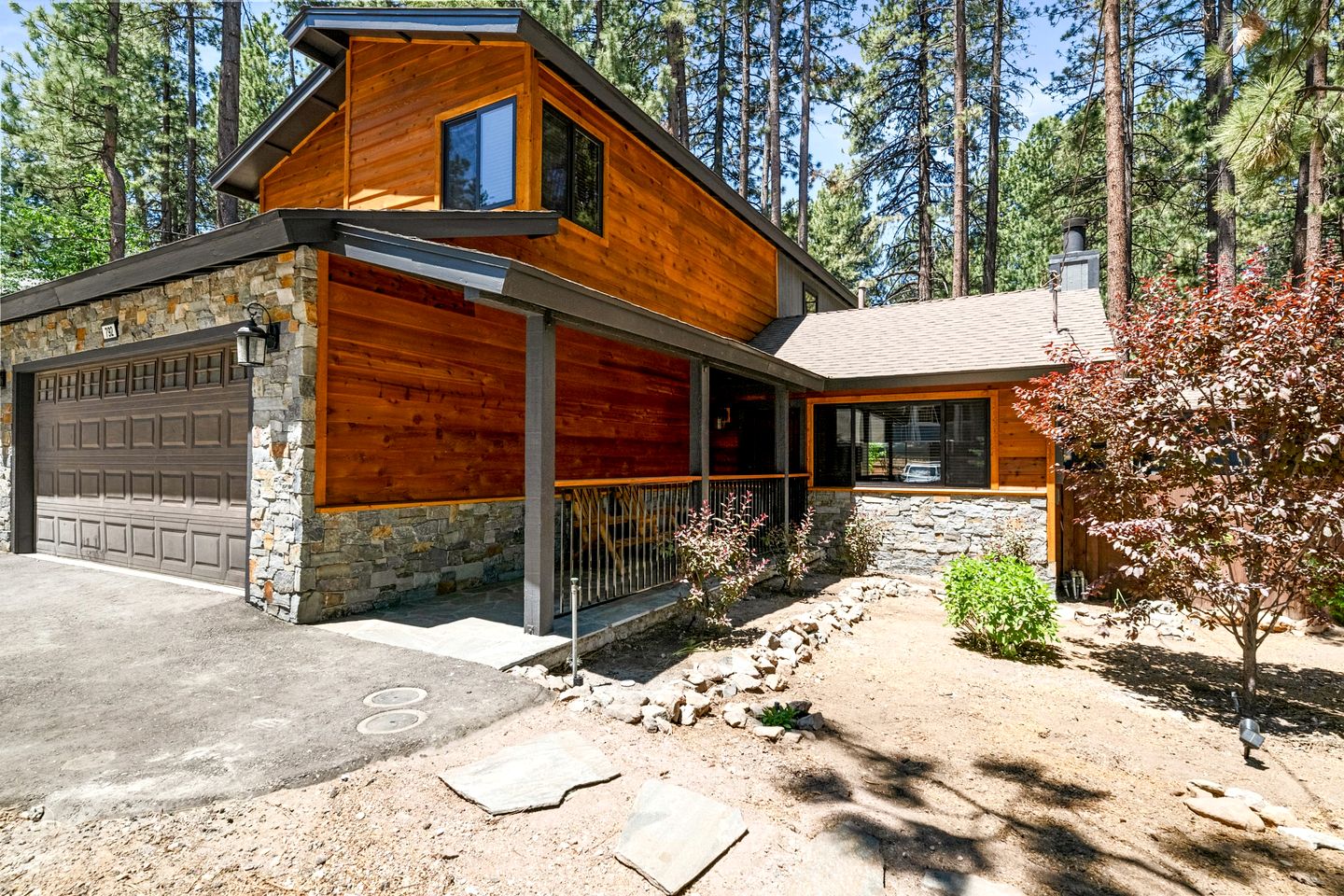 Fantastic Cabin with Hot-tub and Barbecue in Big Bear Lake, California