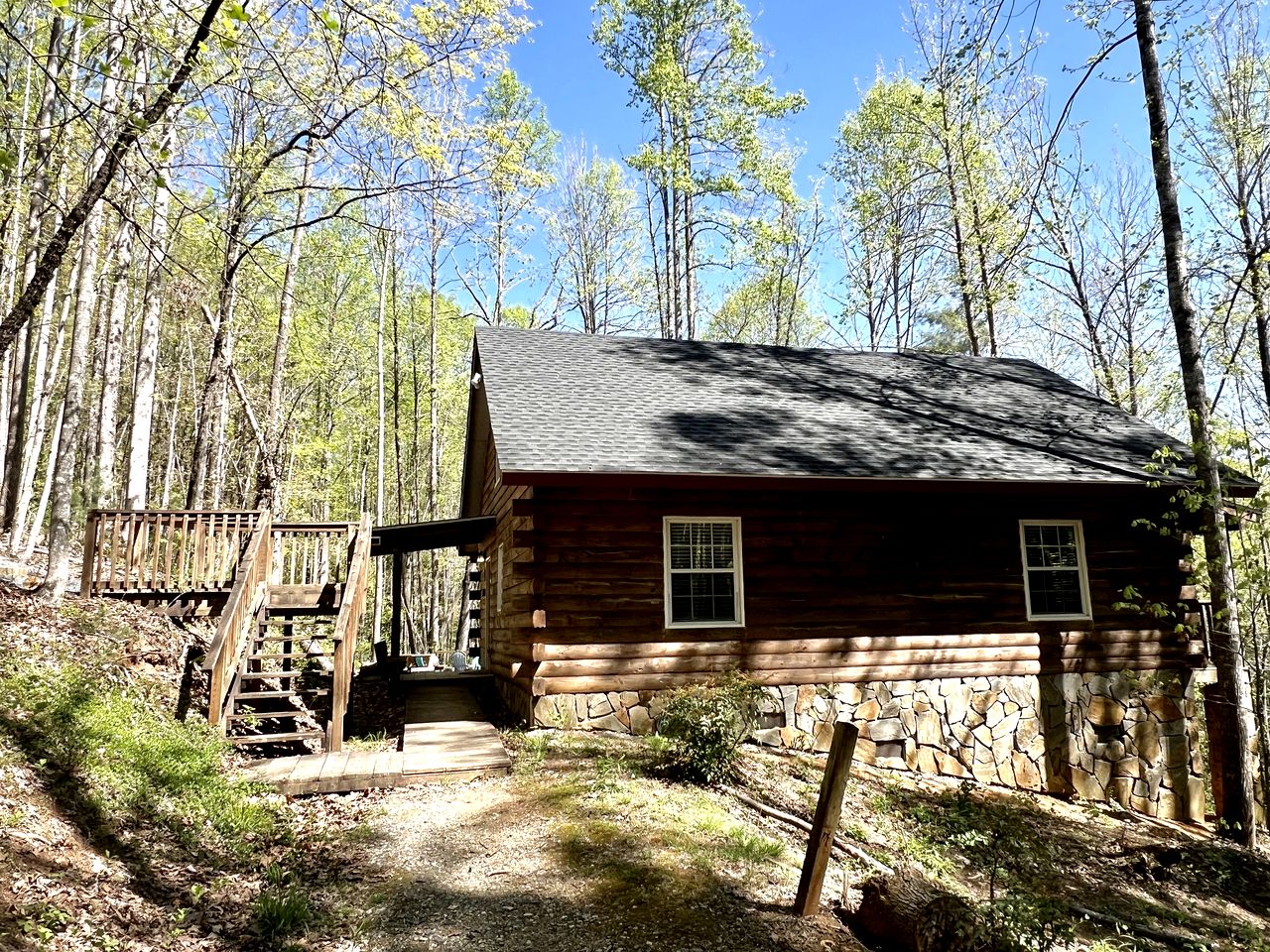 Cabins (United States of America, Traphill, North Carolina)