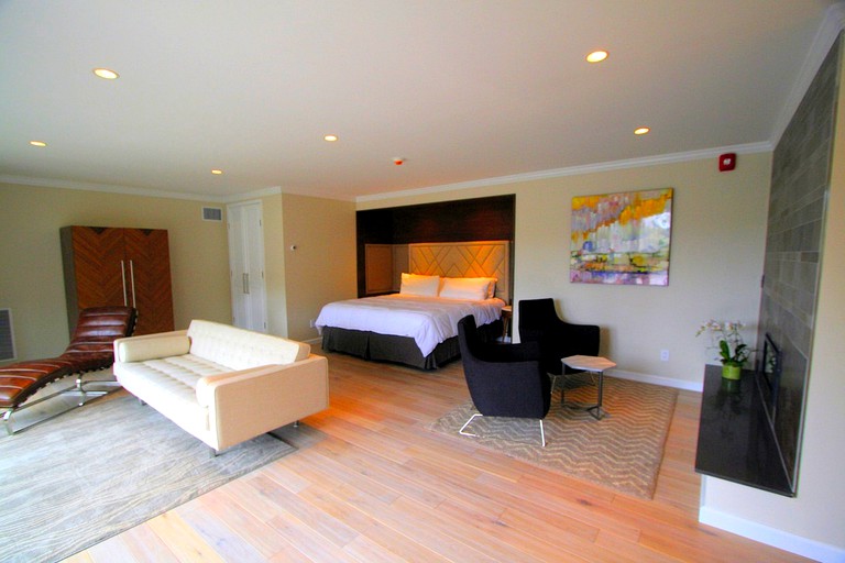 Nature Lodges (Lakeville, Connecticut, United States)