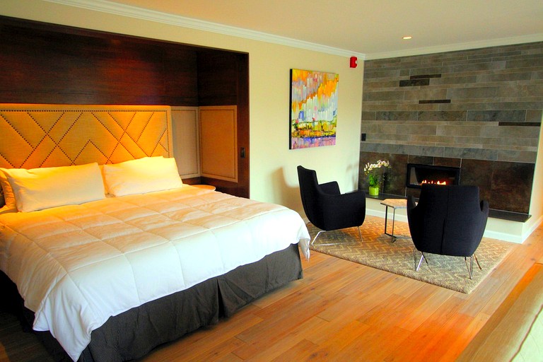 Nature Lodges (Lakeville, Connecticut, United States)