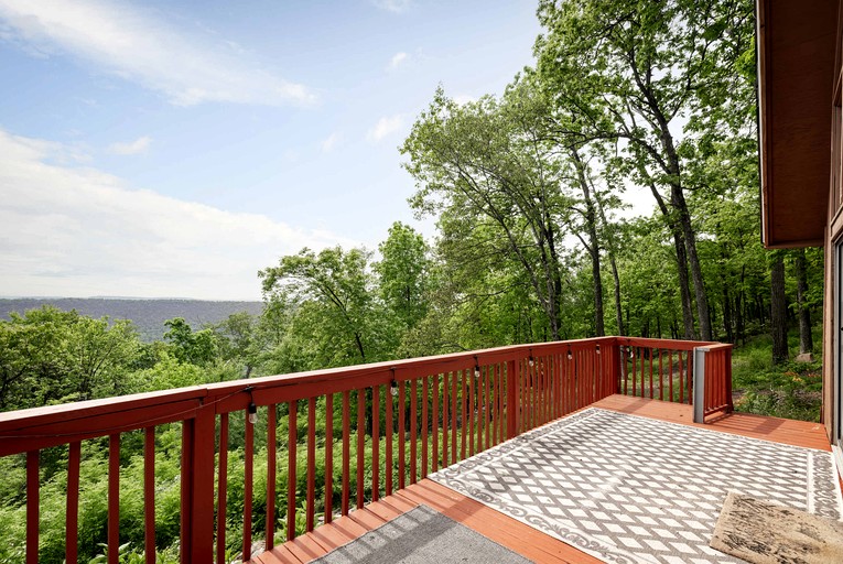 Cabins (United States of America, --, West Virginia)
