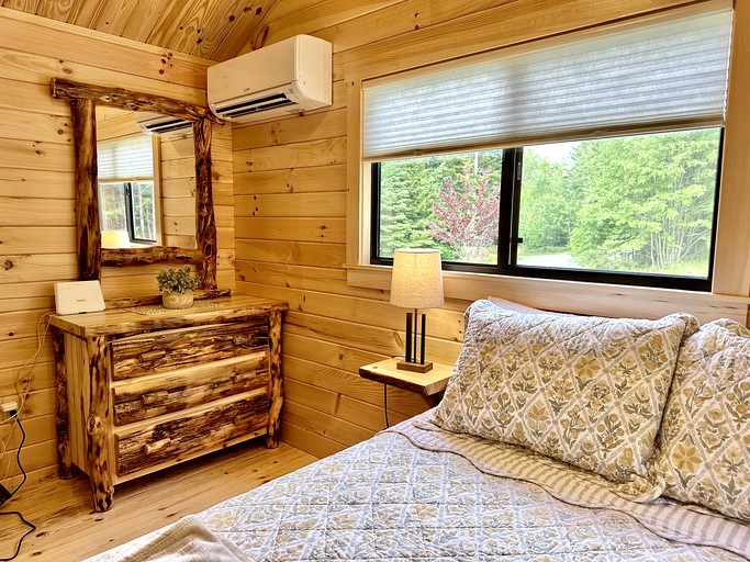 Cabins (United States of America, Steuben, Maine)