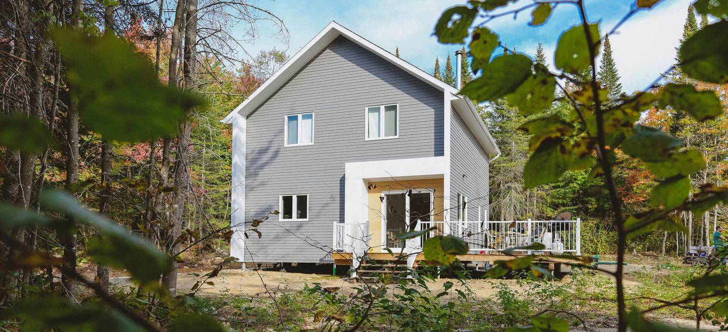 Cabins (Canada, Sainte Lucie des Laurentides, Quebec)