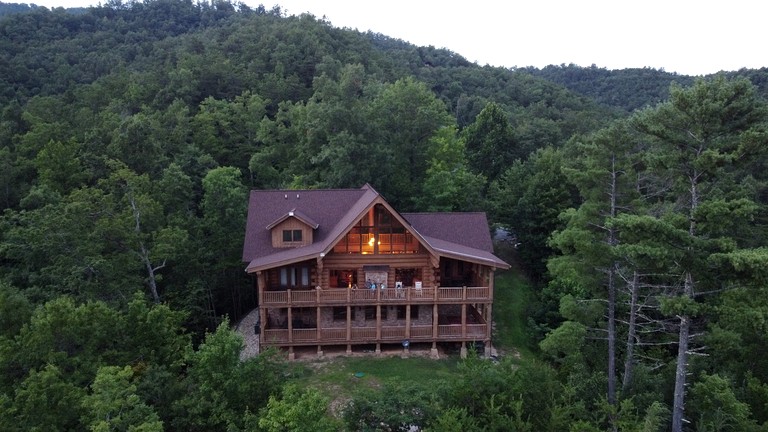 Cabins (United States of America, Pittman Center, Tennessee)