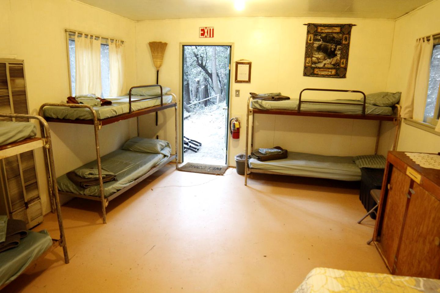 Cabins (Arcadia, California, United States)
