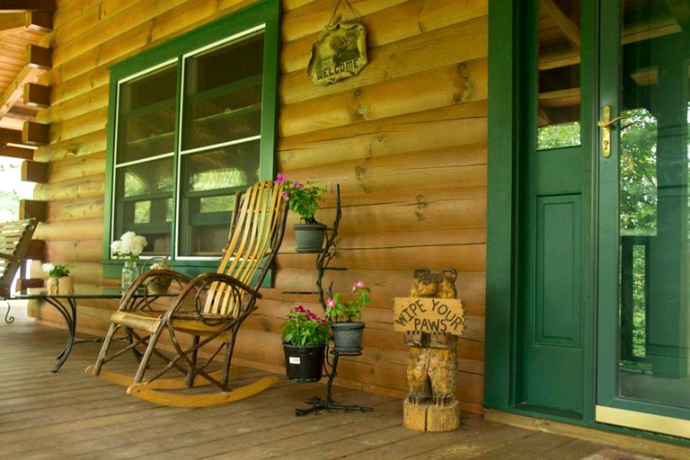 Cabins (Marion, North Carolina, United States)