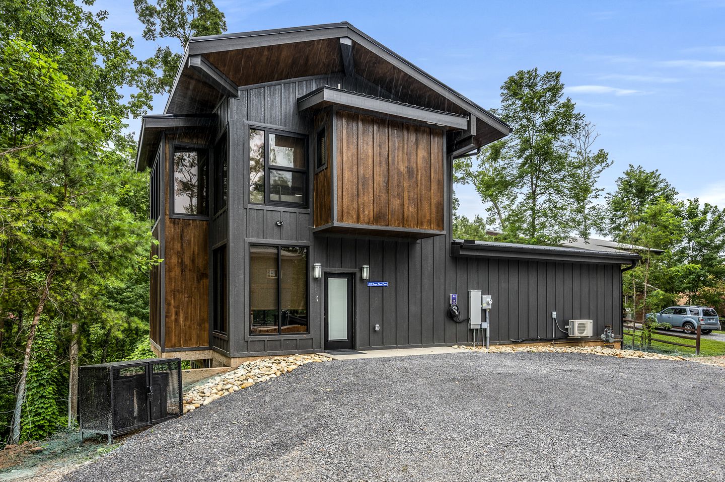 Beautiful Cabin with Indoor Swimming Pool and Sauna in Gatlinburg, Tennessee