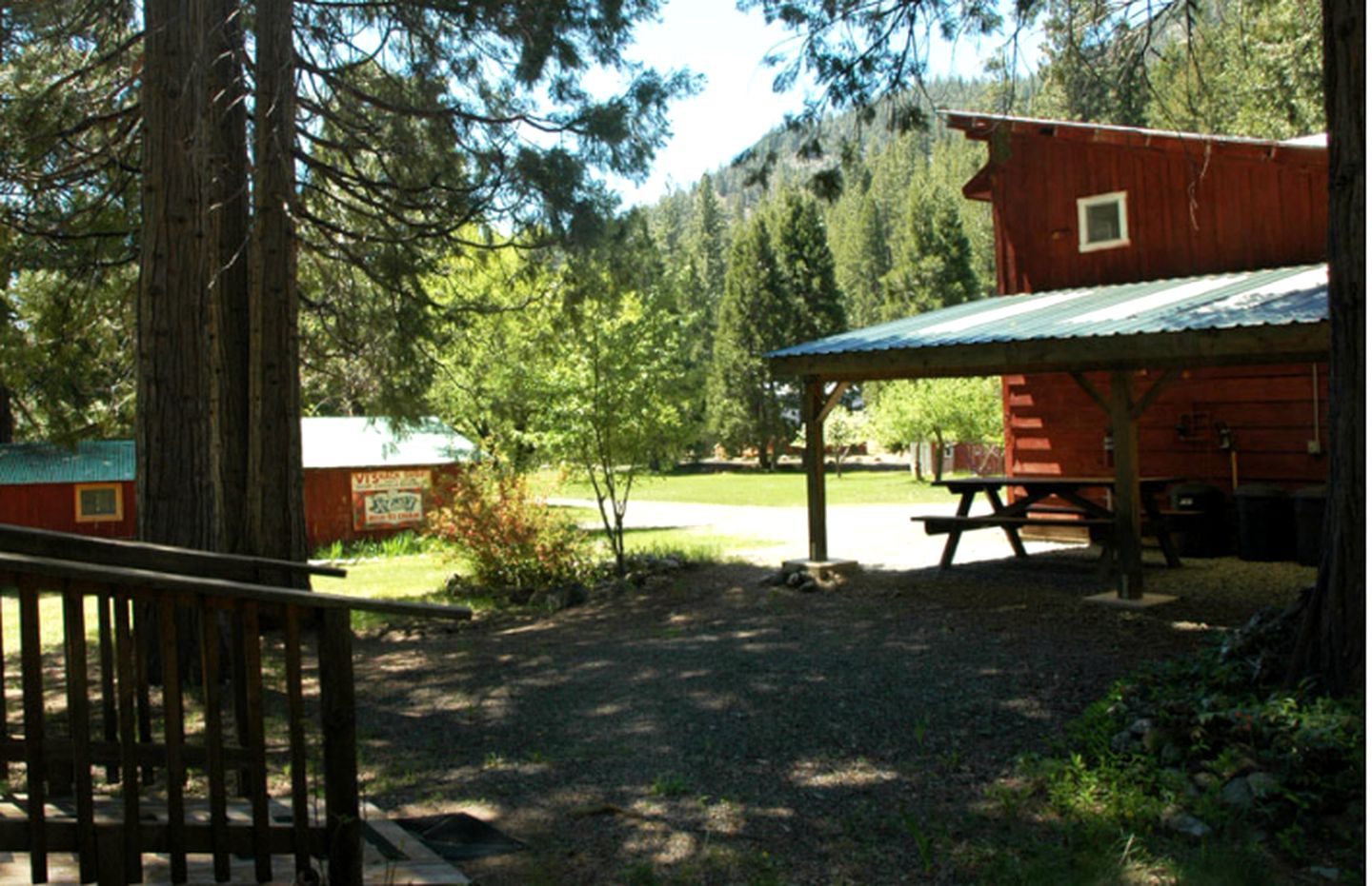 Cabins (Trinity Center, California, United States)