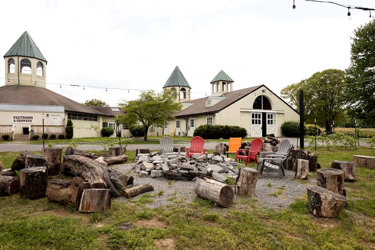 Barns (United States of America, Lebanon, Tennessee)