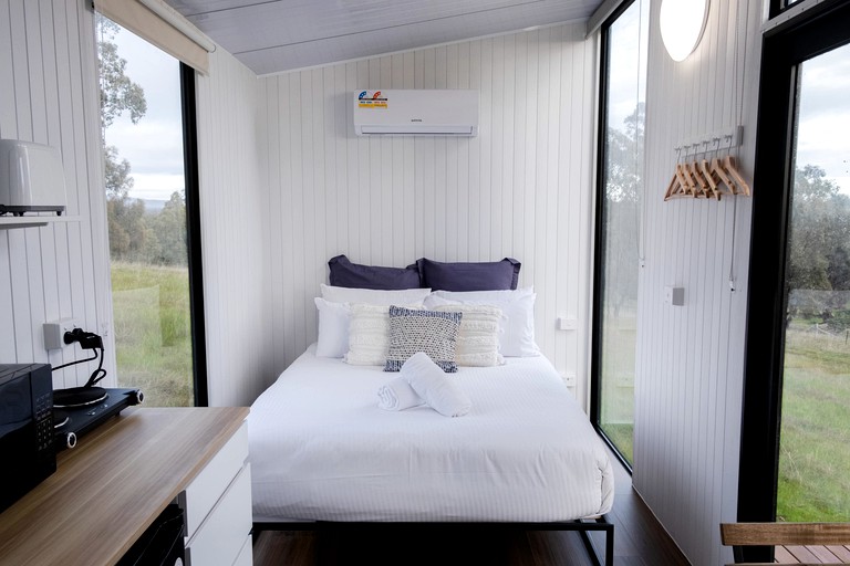 Vacation Rentals (Australia, --, --)