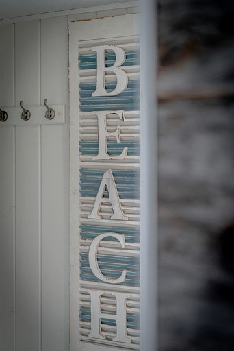 Cabins (Canada, Leamington, Ontario)