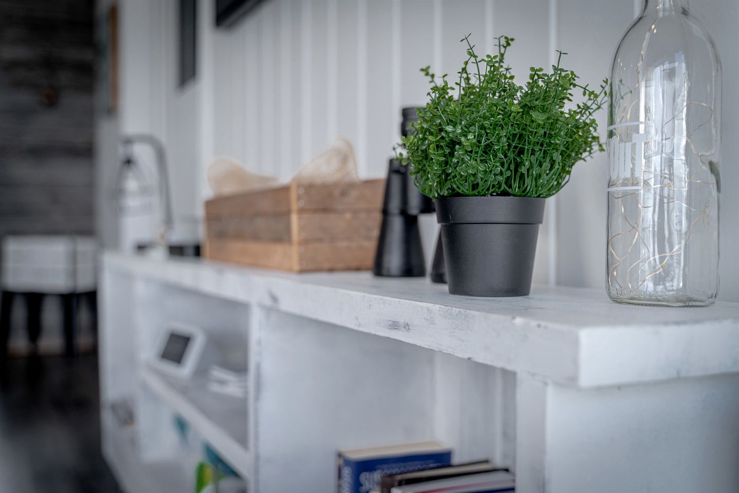 Sweet Beach Rental with Jacuzzi, Deck and Amazing Sunsets in Ontario