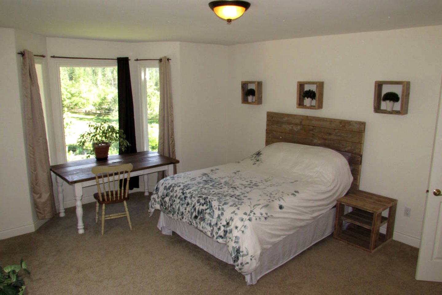 Nature Lodges (Mount Currie, British Columbia, Canada)