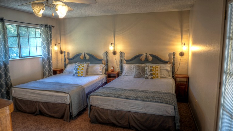 Cabins (Bandera, Texas, United States)