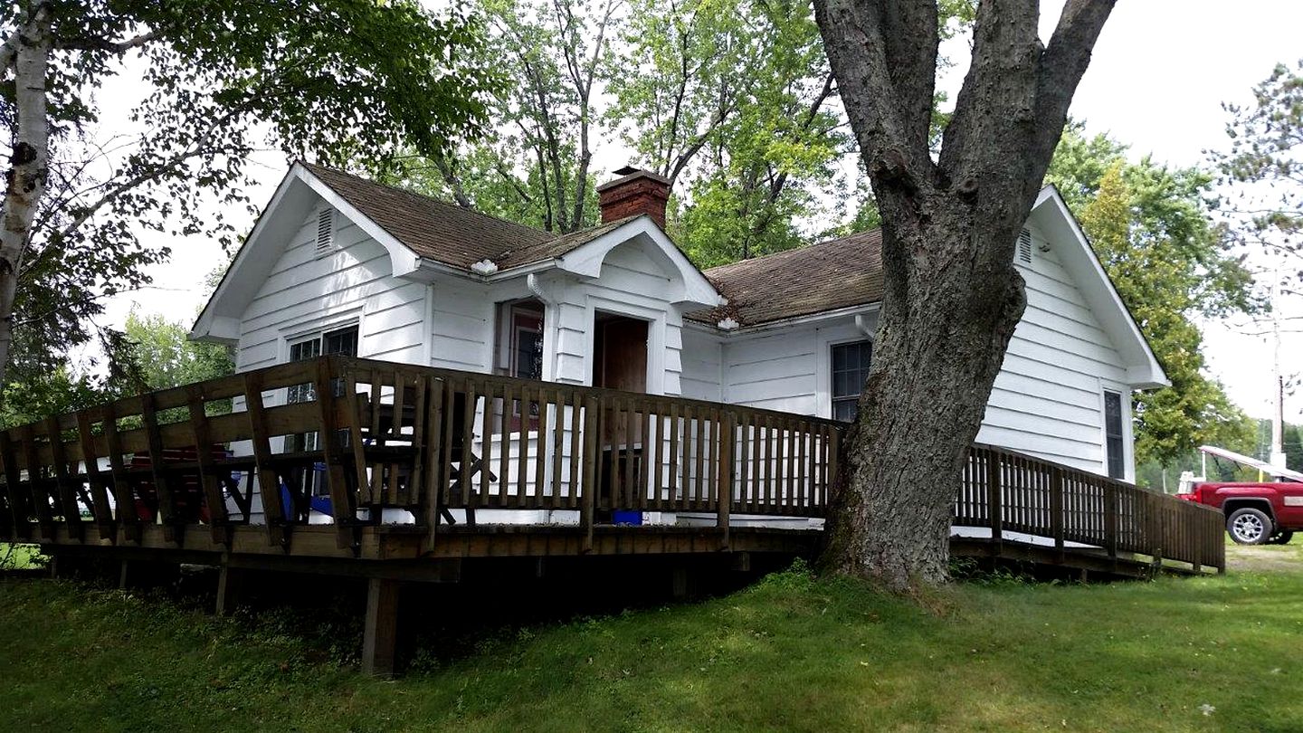 Nature Lodges (Huntsville, Ontario, Canada)