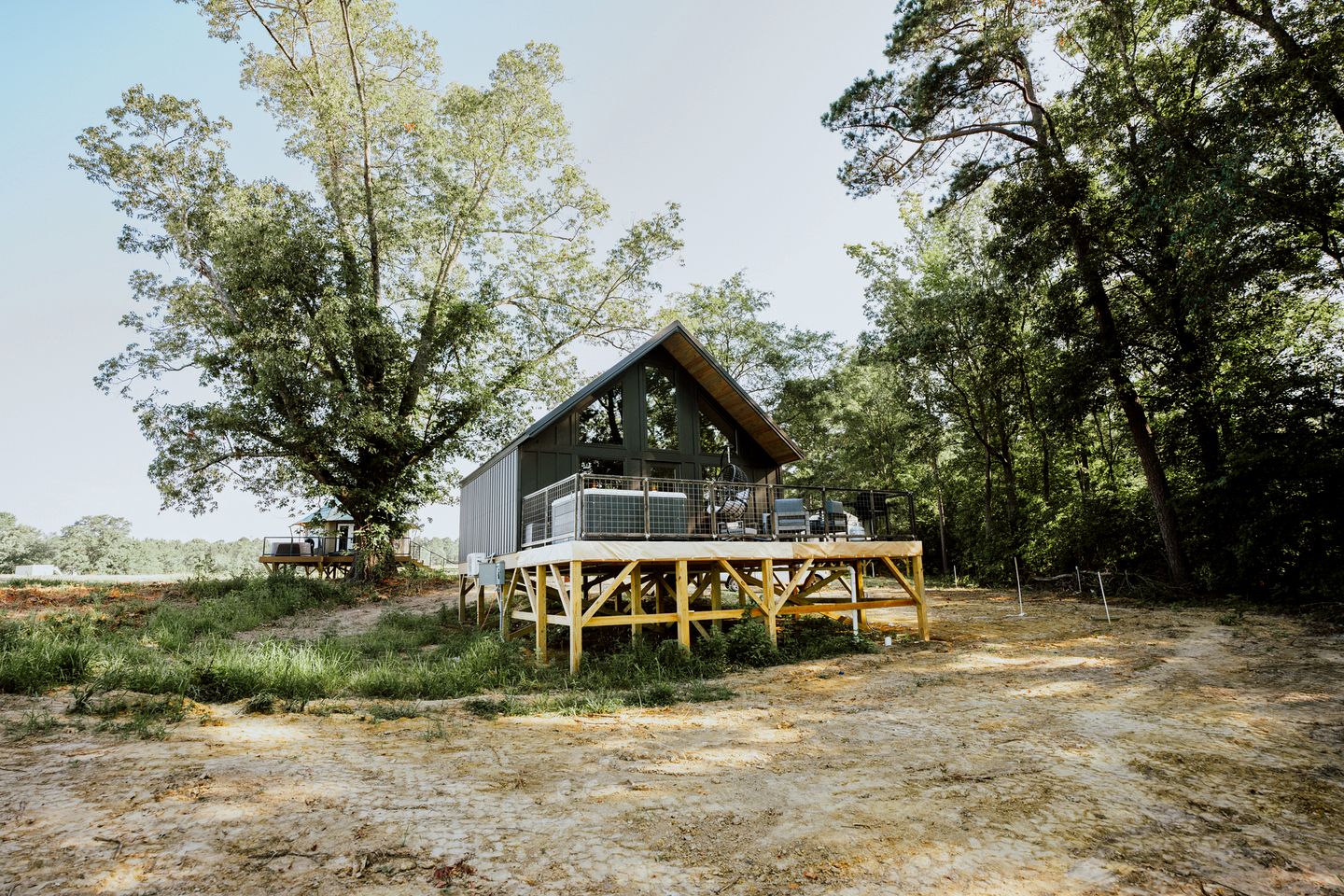 Luxurious Modern Cabin with Hot Tub and Deck in Cedar Bluff, Alabama