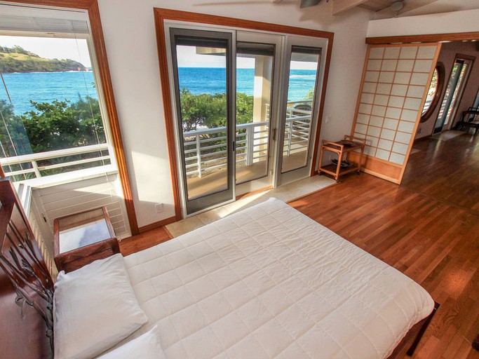 Beach Houses (Kilauea, Hawaii, United States)