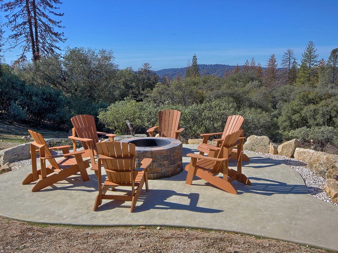 Log Cabins (Mariposa, California, United States)
