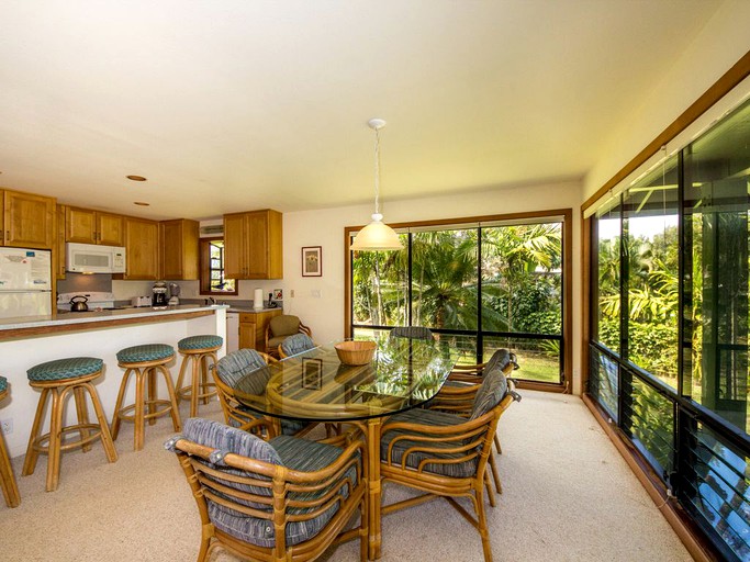 Beach Houses (Kilauea, Hawaii, United States)