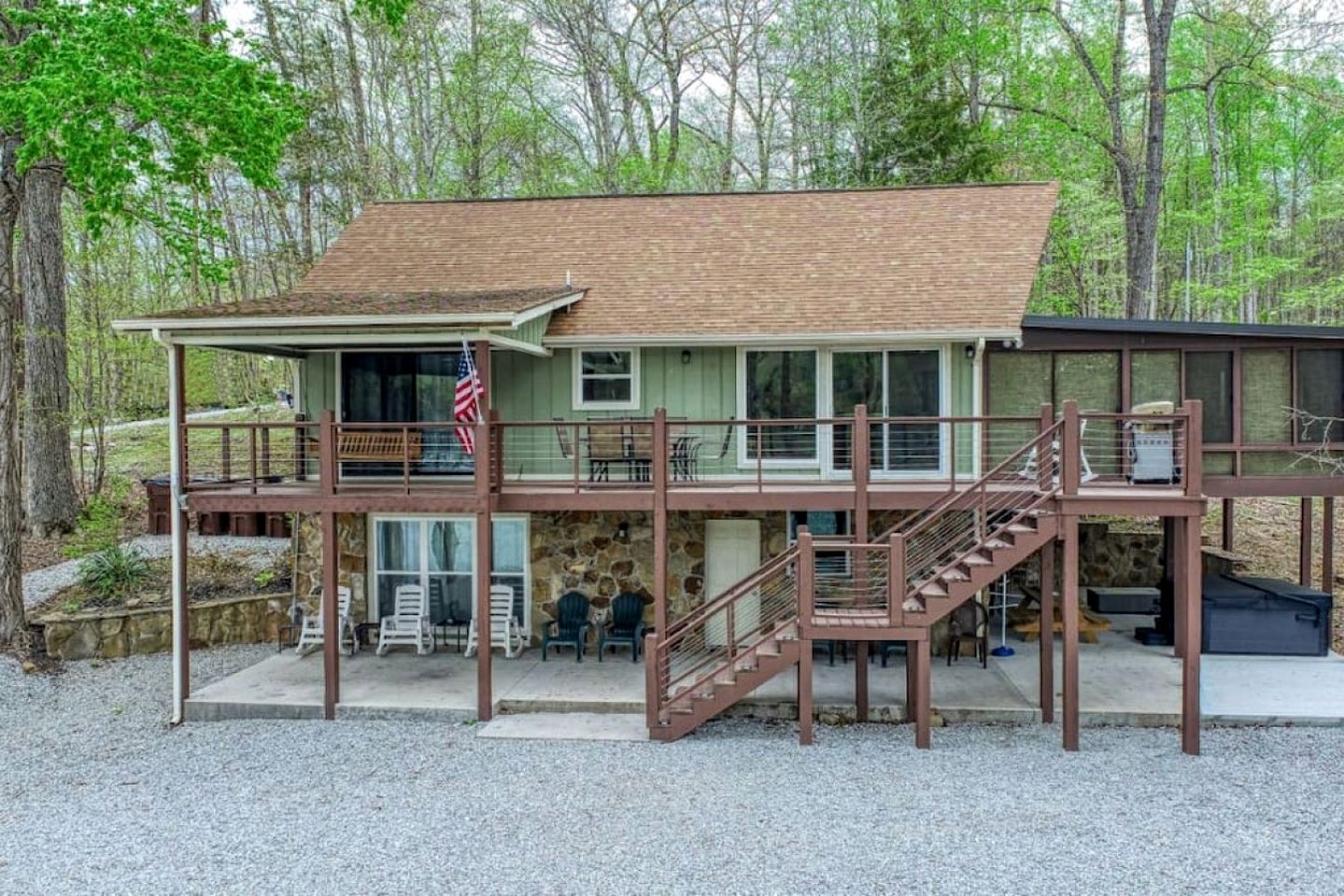Cabins (United States of America, Caryville, Tennessee)