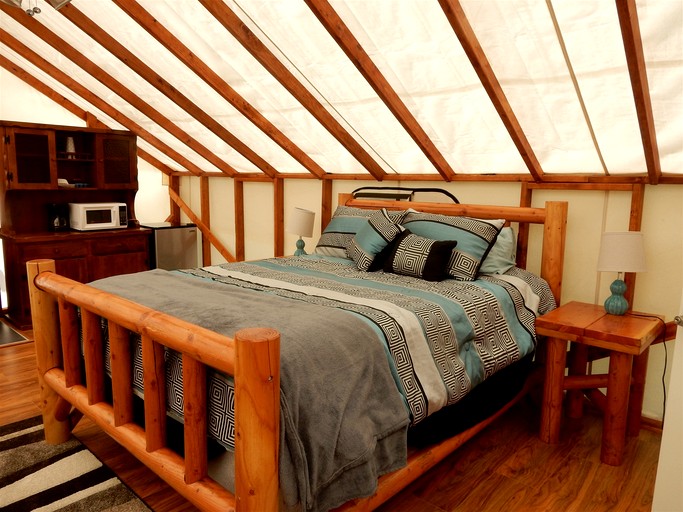 Safari Tents (United States of America, Belfair, Washington)