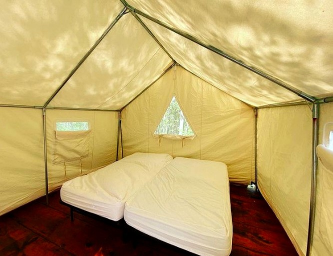 Safari Tents (United States of America, Chatham, New Hampshire)