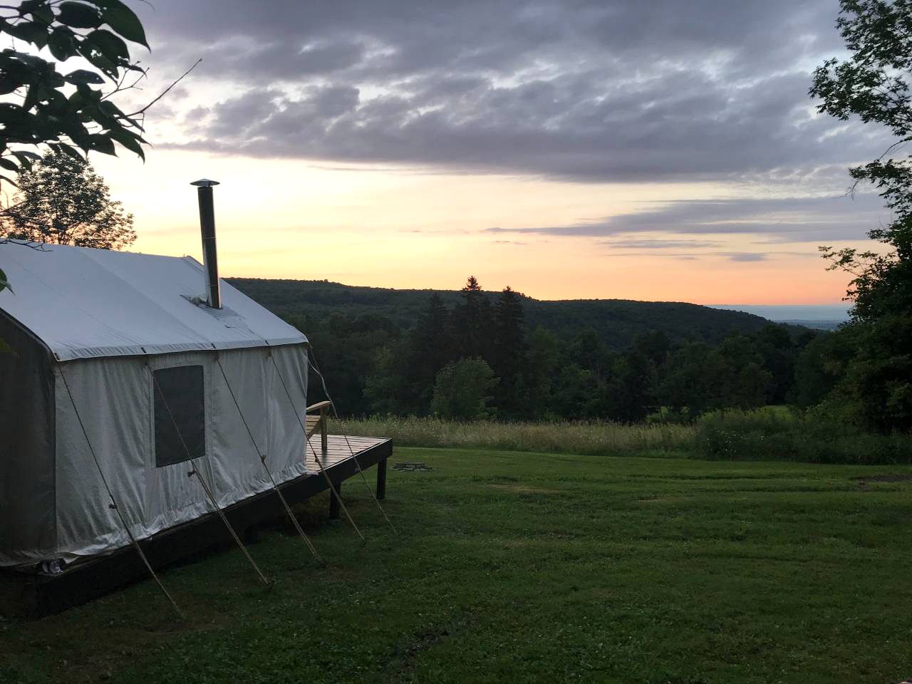 Cabañas de lona (Sharon Springs, Nueva York, Estados Unidos)