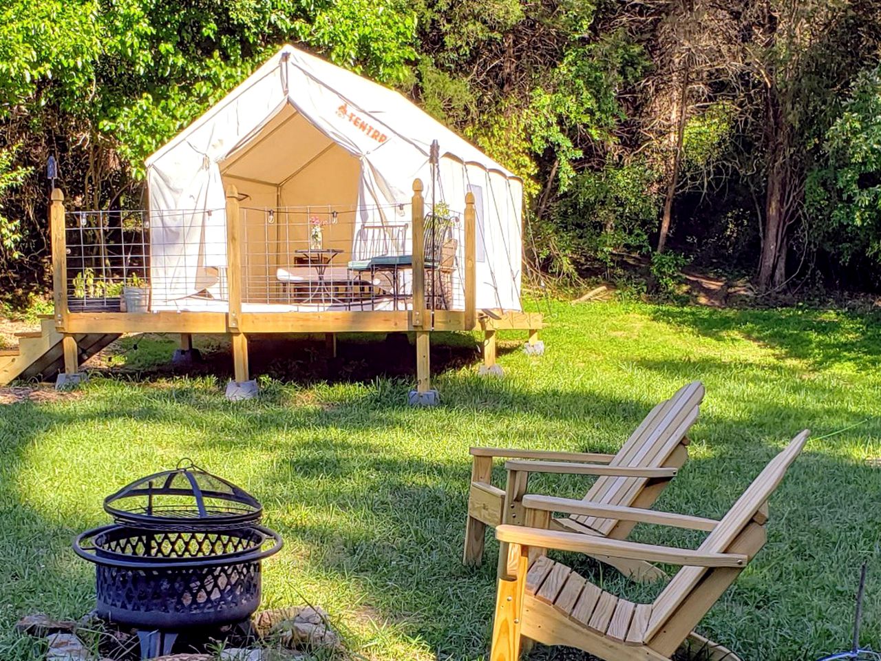 Tent rental for glamping near the Potomac