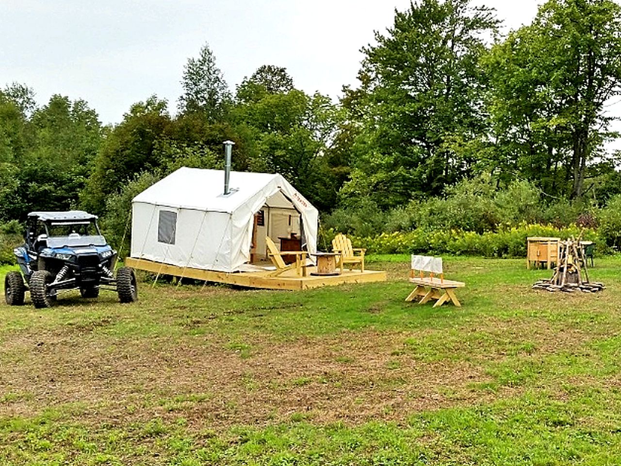 Tented Cabins (Honesdale, Pennsylvania, United States)
