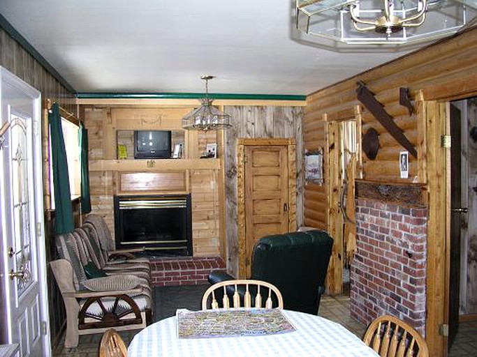 Log Cabins (Lake City, Colorado, United States)