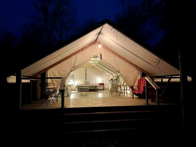 Safari Tents (United States of America, Bastrop , Texas)