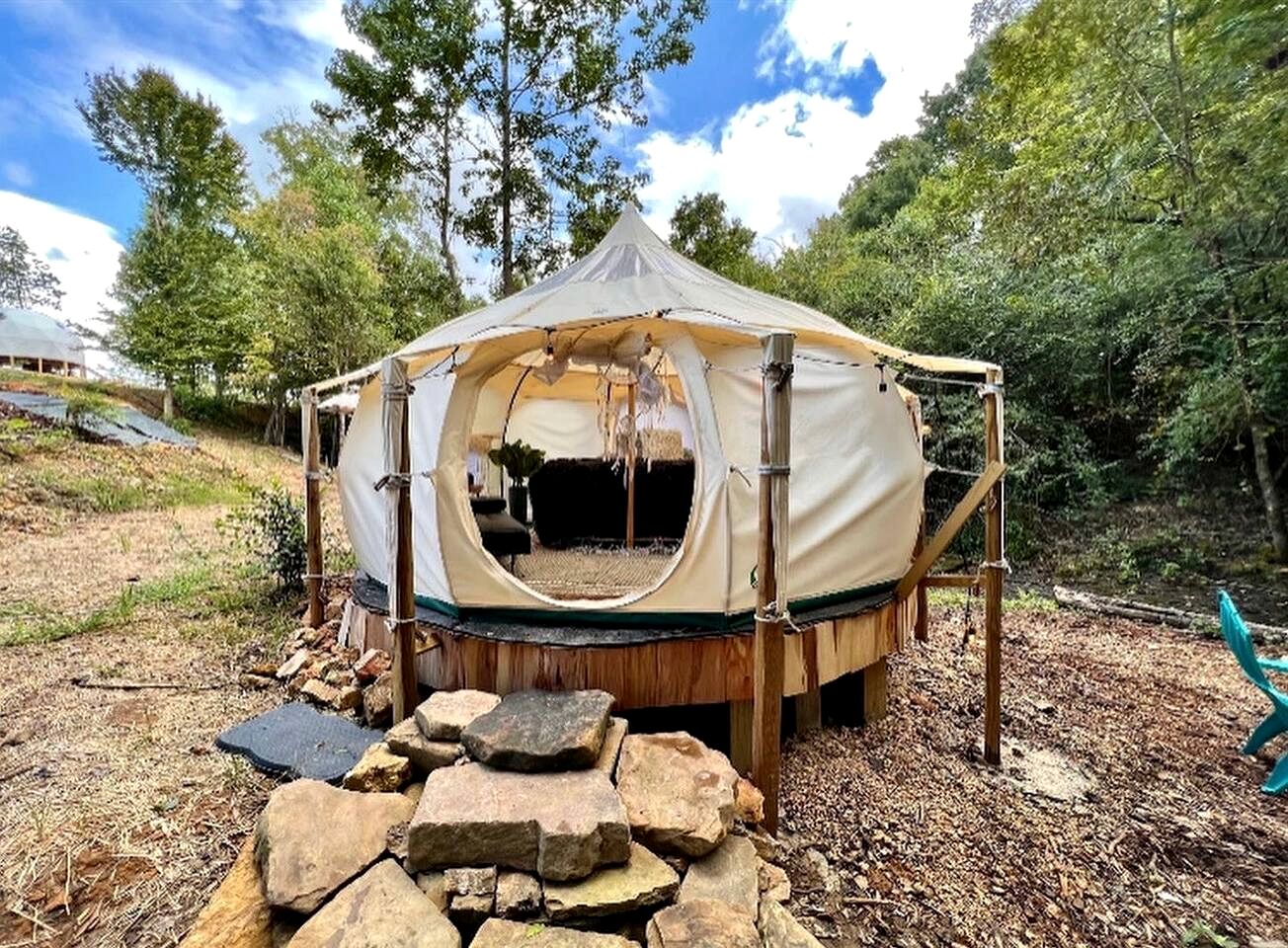 Picturesque Bell Tent with Fire Pit and Picnic Area in Alabama