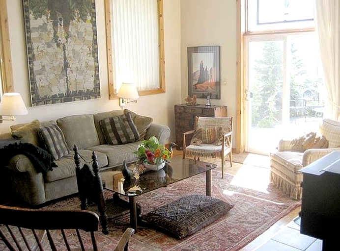 Cottages (Belleville, Ontario, Canada)