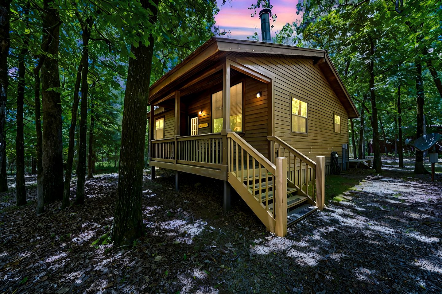 Impressive Cabin with Hot-tub Nestled Amidst Trees in Broken Bow, Oklahoma