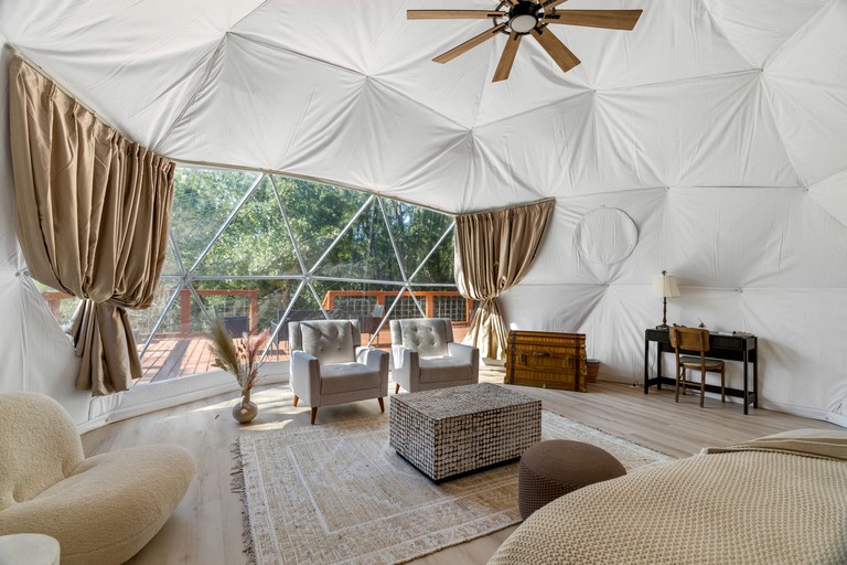 Domes (United States of America, Elgin, Texas)