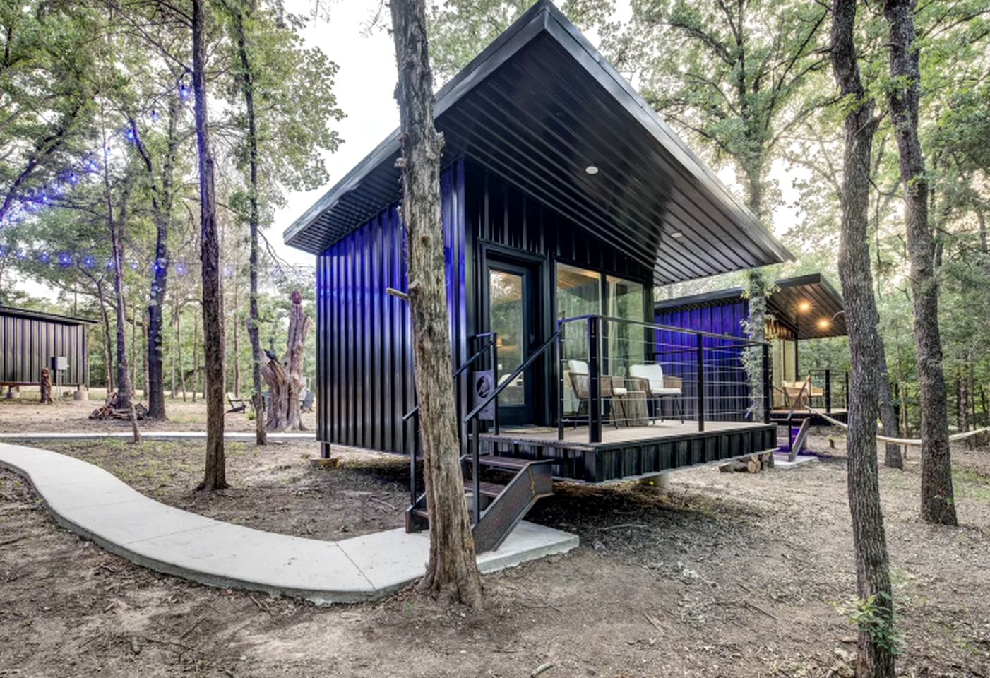 Romantic Woodland Cabin Hideaway Near the Lake in Scenic Texas Countryside