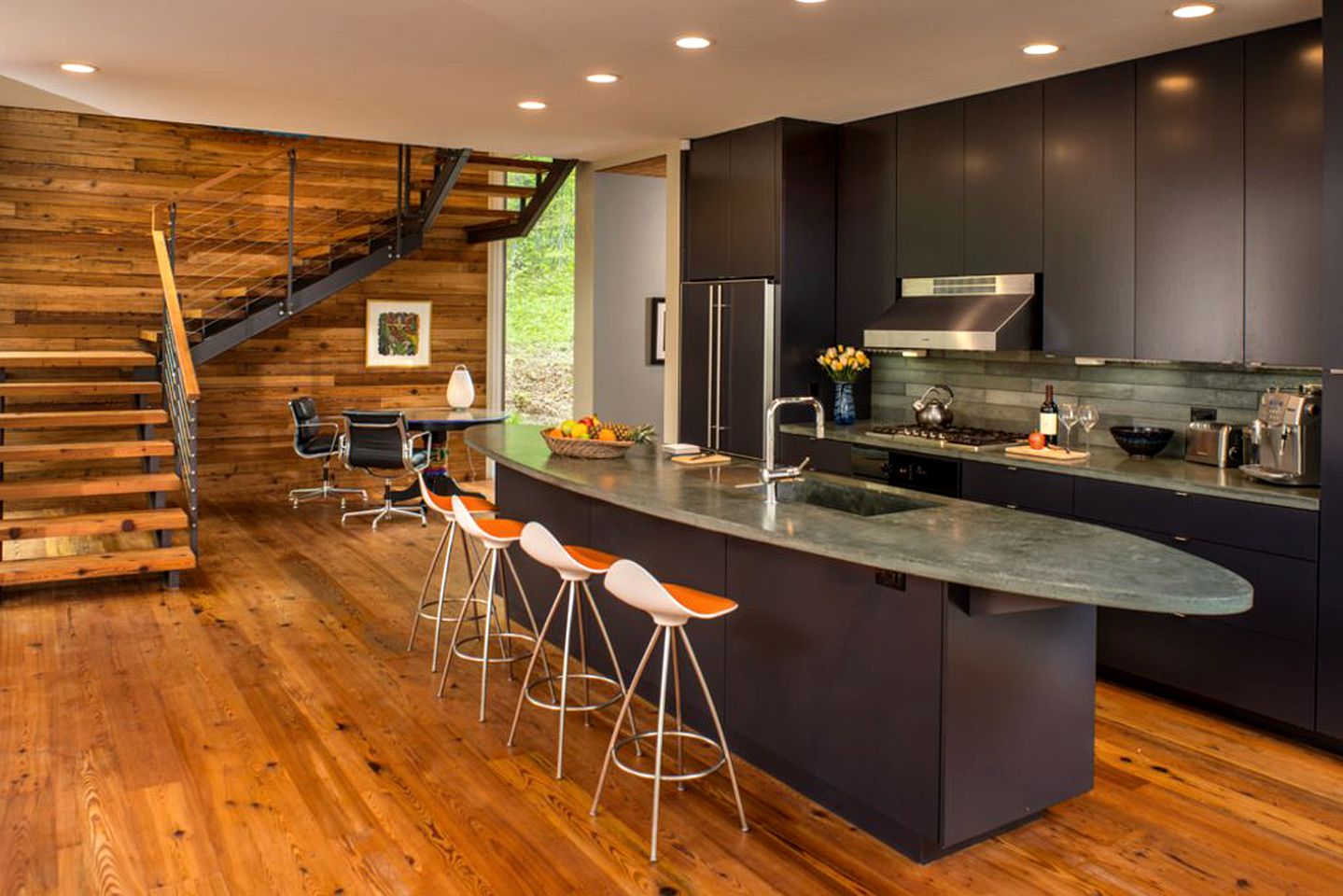 Modern and Luxurious Cabin Rental on the New River Gorge in West Virginia