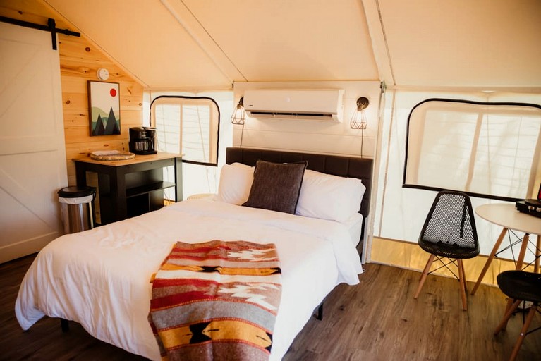 Safari Tents (United States of America, Cadiz, Kentucky)