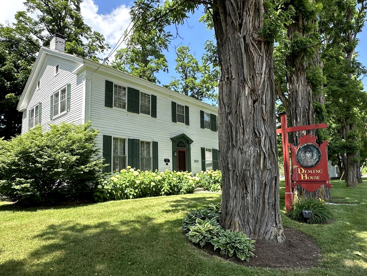 Unique Cottage with Great Surroundings in Sunderland, Vermont