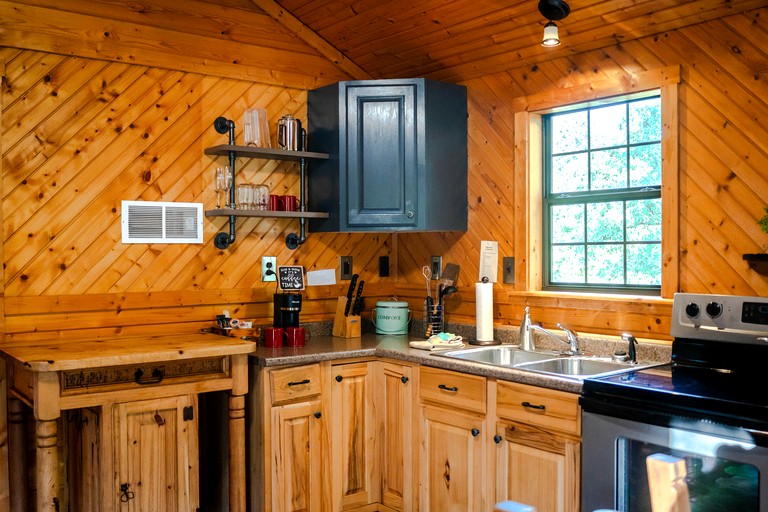 Cabins (United States of America, Bluff Dale, Texas)