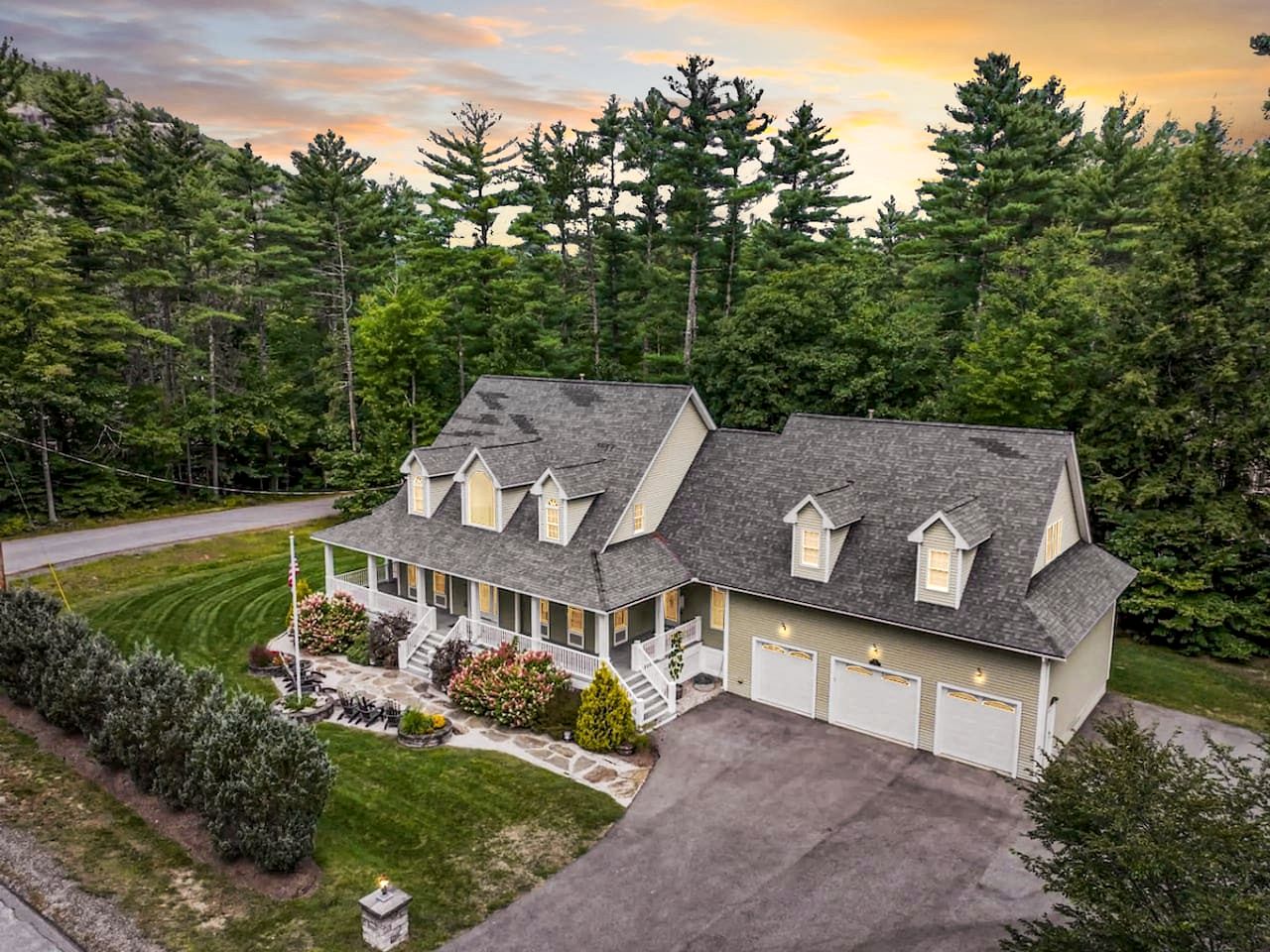 Luxurious Pet Friendly Vacation Rental Near Echo Lake with Hot Tub in North Conway, NH