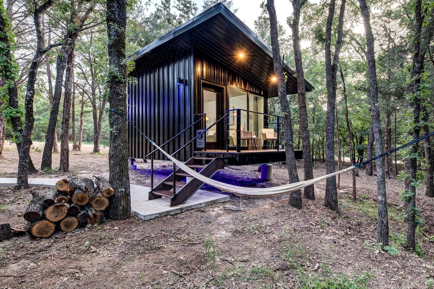Charming Woodland Cabin Retreat near River and Grasslands in Texas